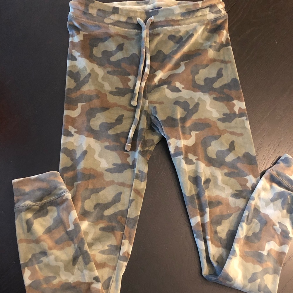 AE soft camo joggers